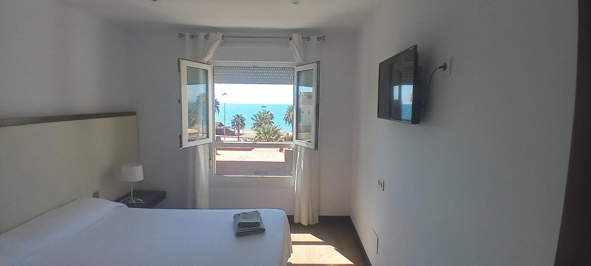 Apartamento 5 Home Suites Алмерия Стая снимка